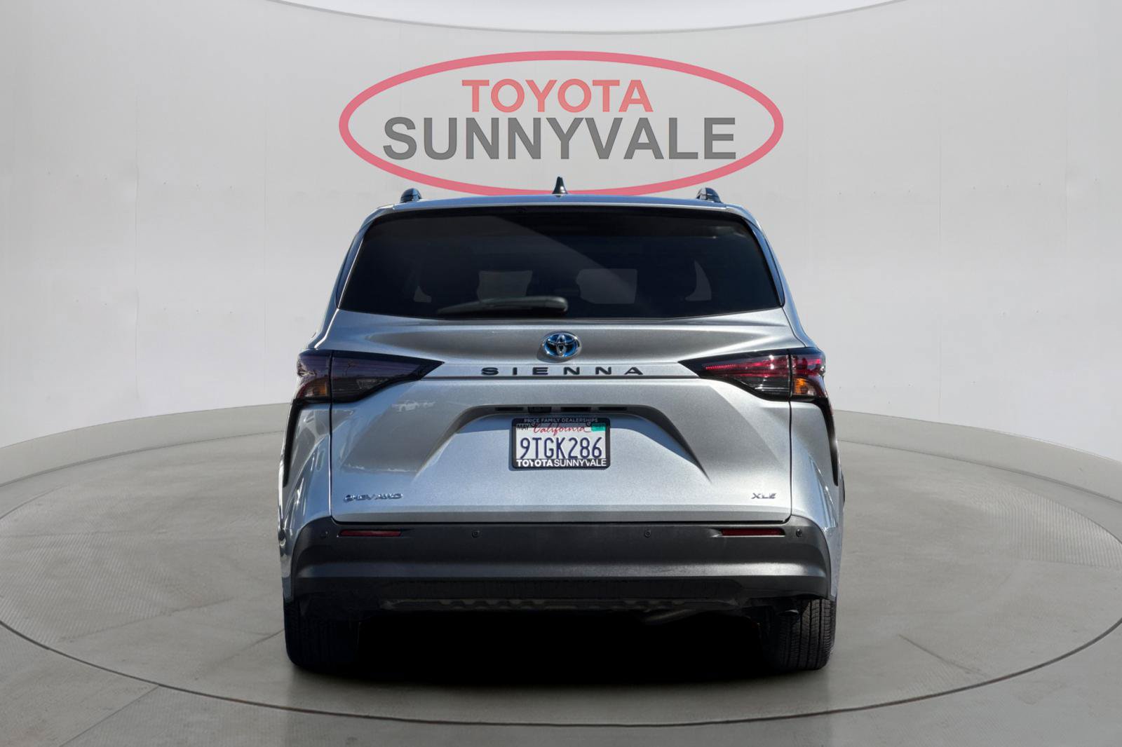 Certified 2025 Toyota Sienna XLE w/ XLE Plus Package AWD/4WD image 9