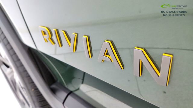 Used 2025 Rivian R1T Premium AWD/4WD image 17