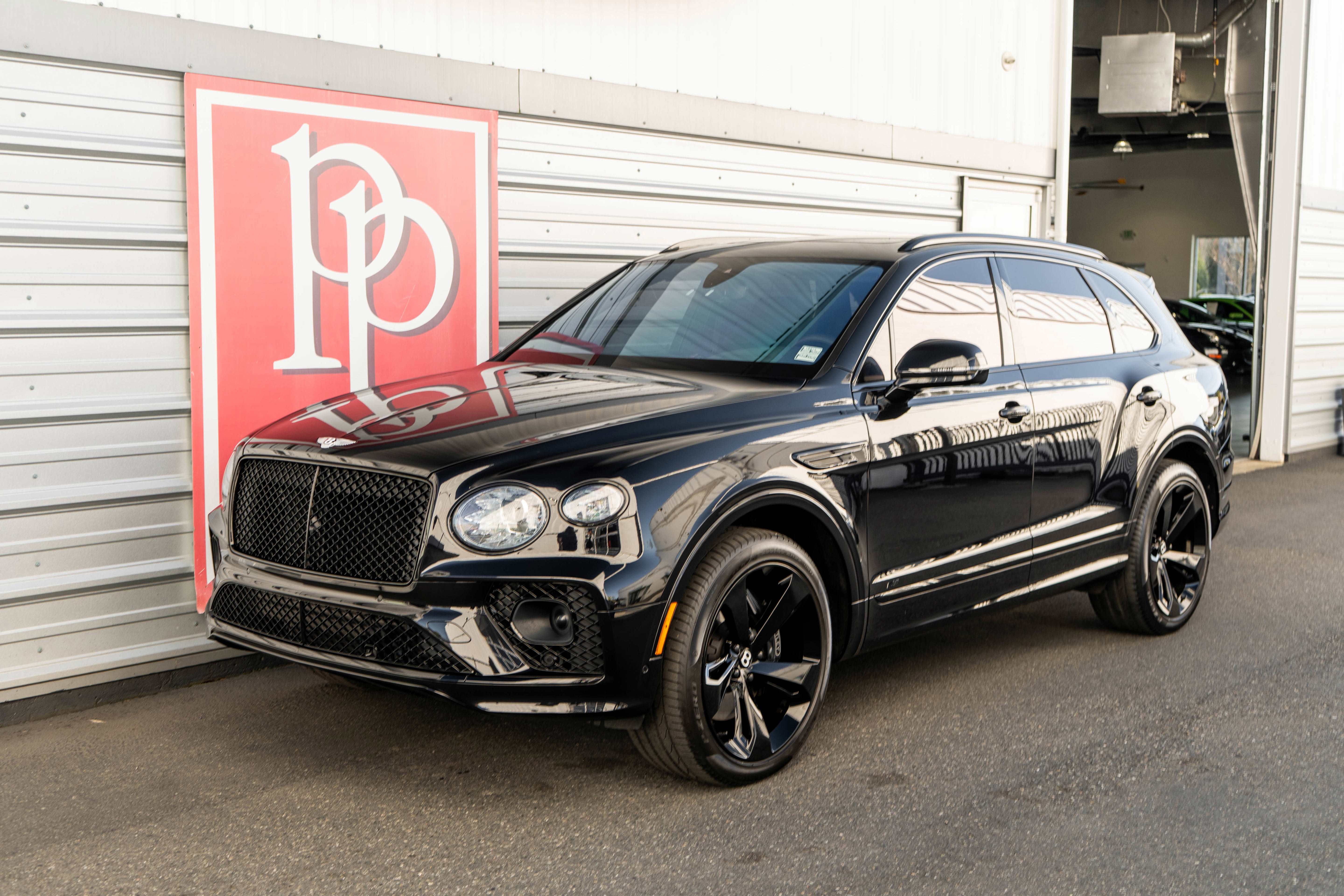 Used 2022 Bentley Bentayga image 45