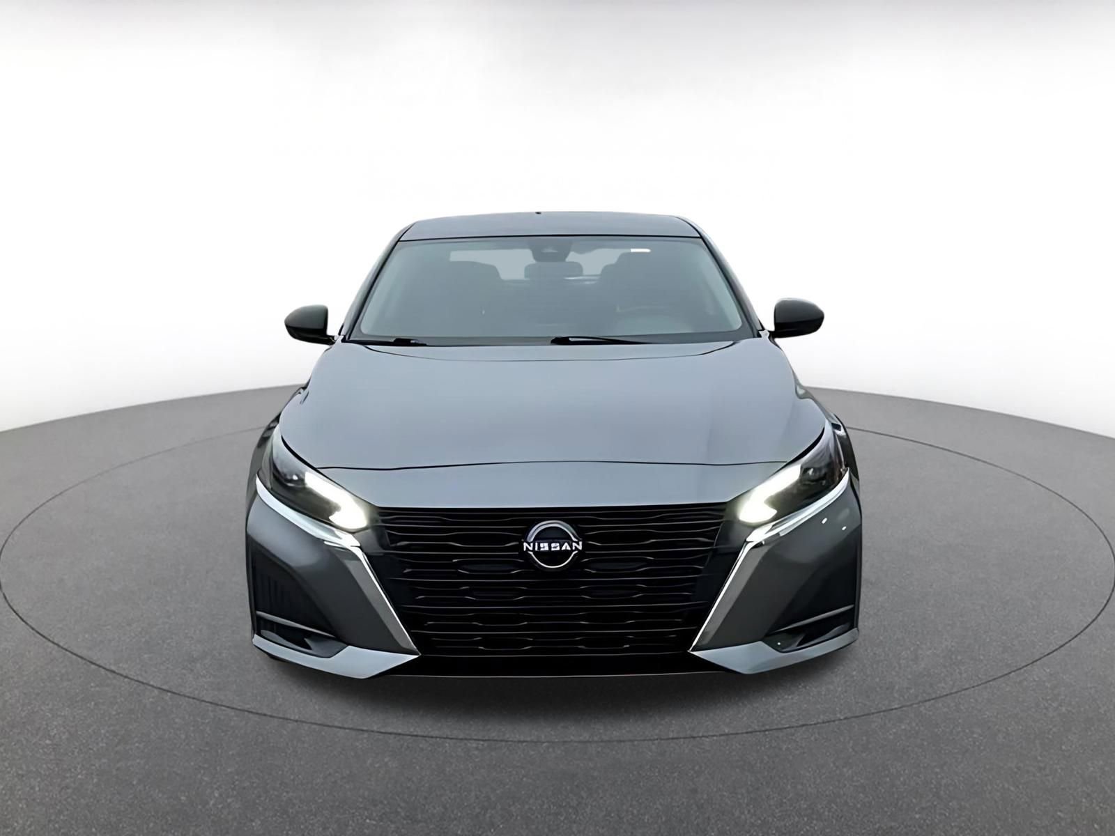 Used 2025 Nissan Altima 2.5 SV image 4