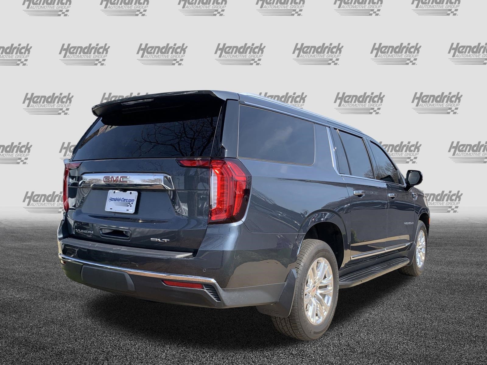 Used 2021 GMC Yukon XL SLT w/ SLT Premium Package image 10