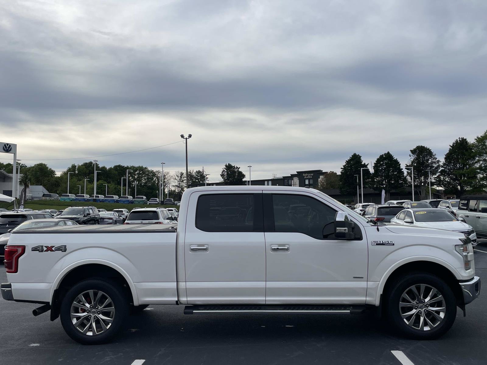 Used 2017 Ford F150 Lariat w/ Equipment Group 502A Luxury AWD/4WD image 8
