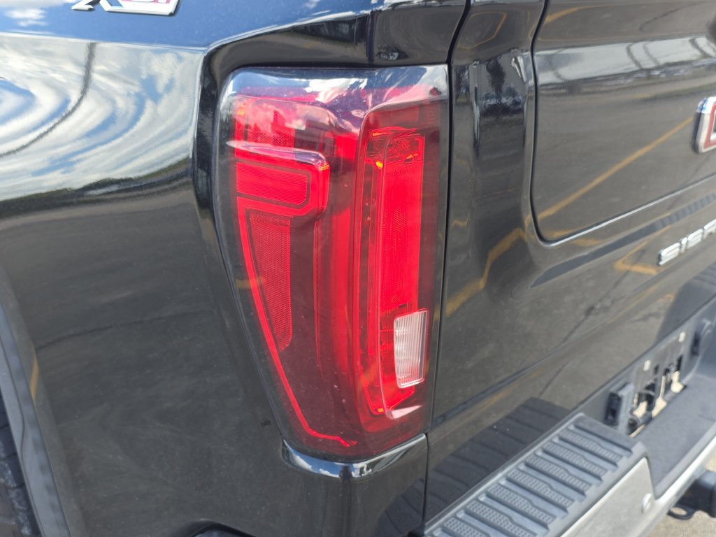 Used 2022 GMC Sierra 1500 SLT w/ SLT Premium Plus Package AWD/4WD image 14