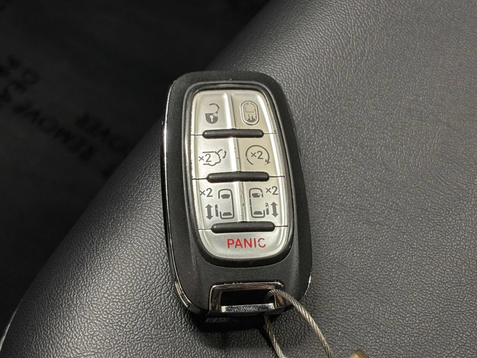 Used 2025 Chrysler Pacifica Select FWD image 26