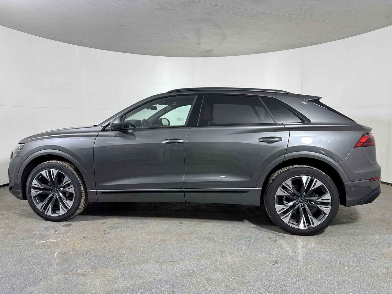 Used 2024 Audi Q8 Premium Plus w/ Premium Plus Package AWD/4WD image 29