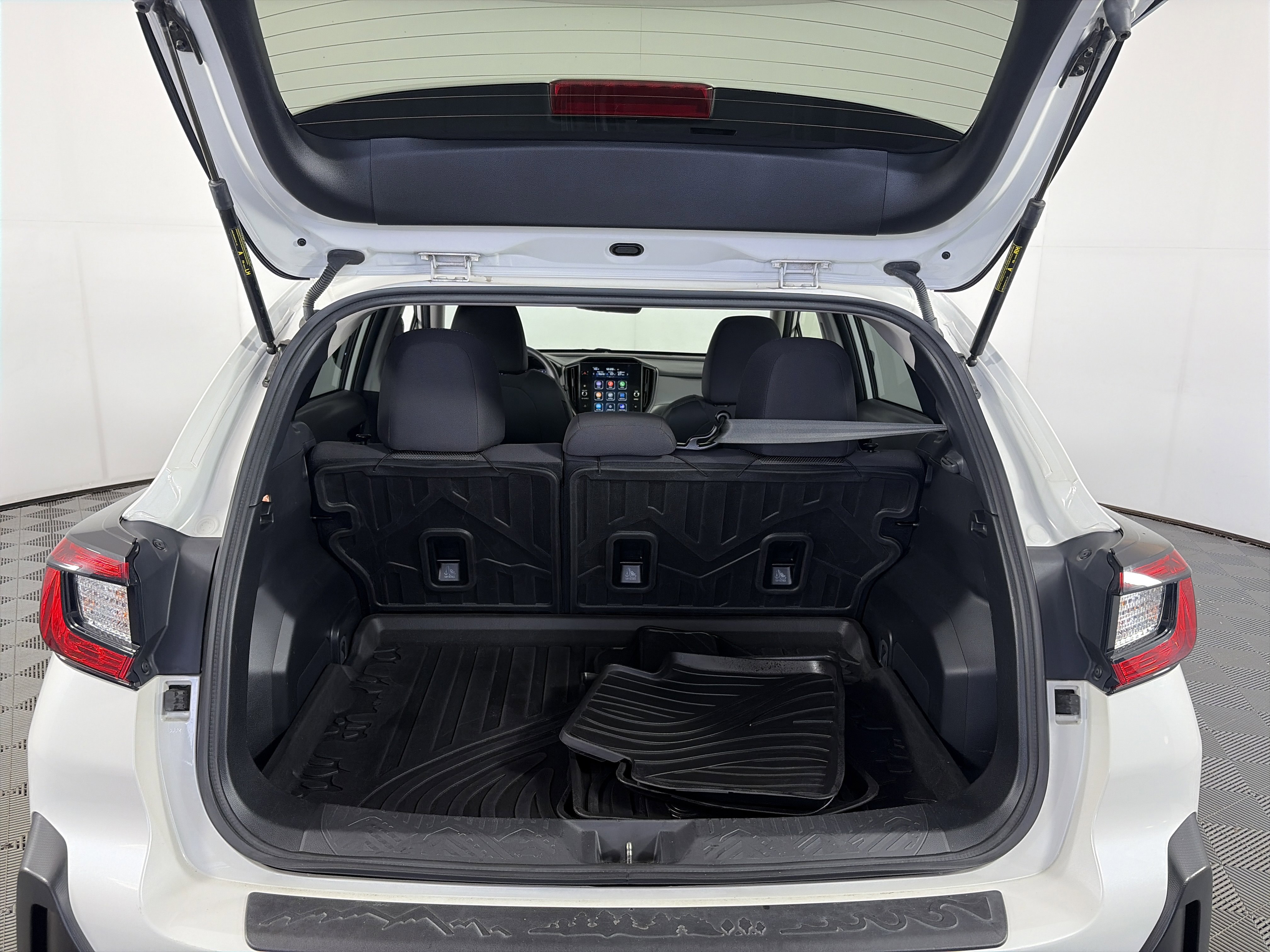 Used 2024 Subaru Crosstrek 2.0i Premium image 14