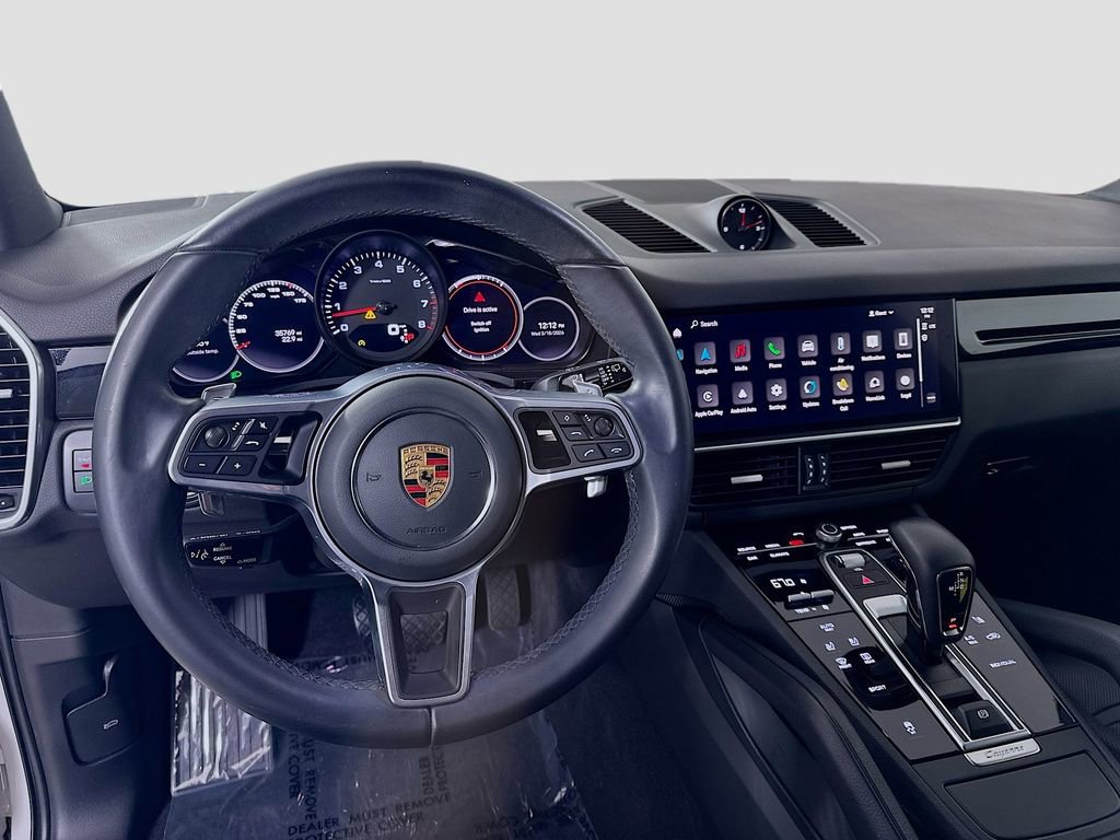Certified 2023 Porsche Cayenne Platinum Edition image 24