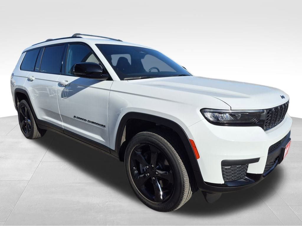 Used 2023 Jeep Grand Cherokee L Altitude image 5