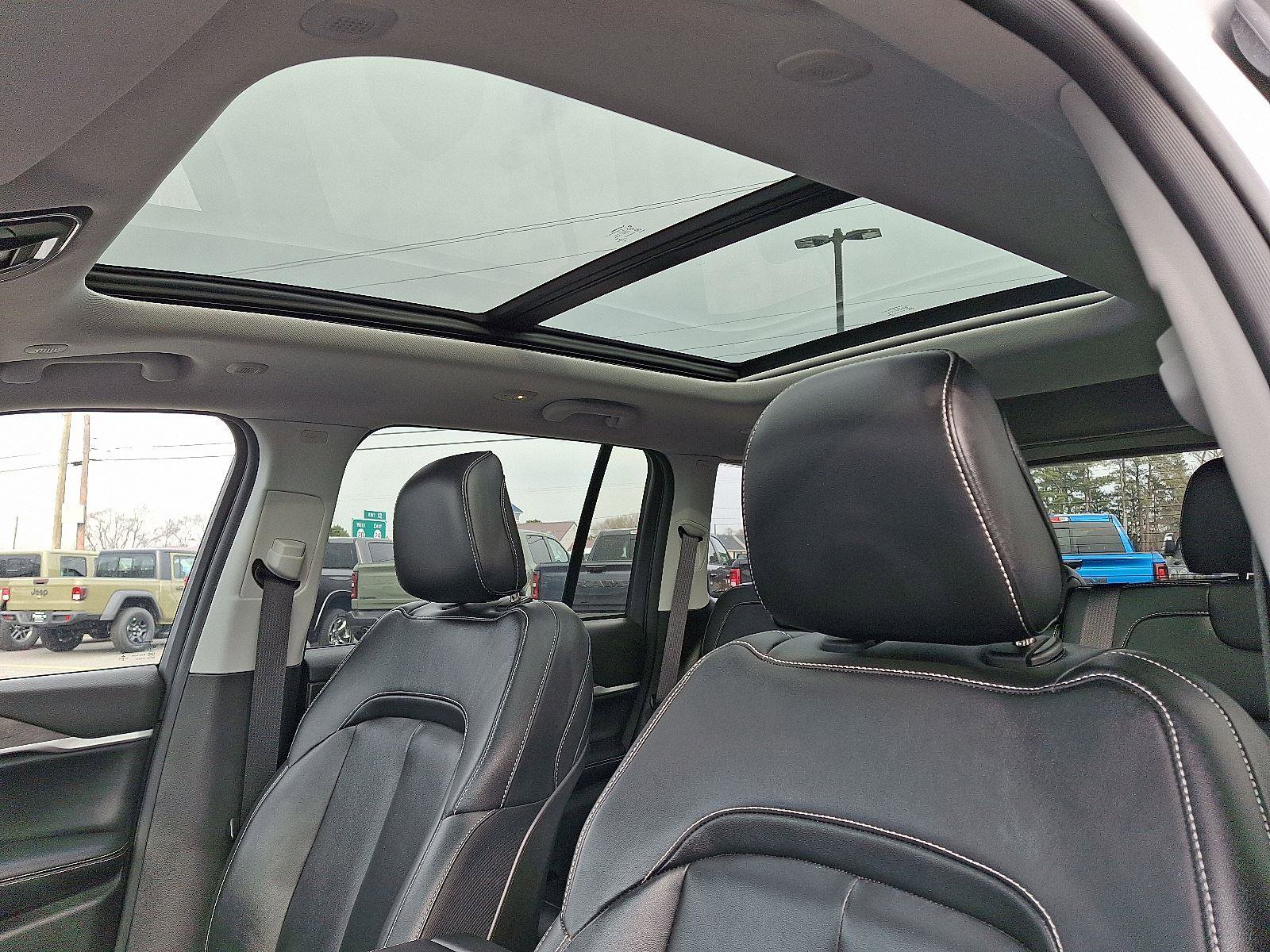 Used 2022 Jeep Grand Cherokee Limited 4xe image 14