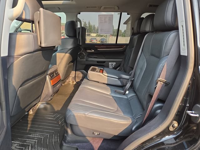 Used 2017 Lexus LX 570 4WD w/ Luxury Package image 33