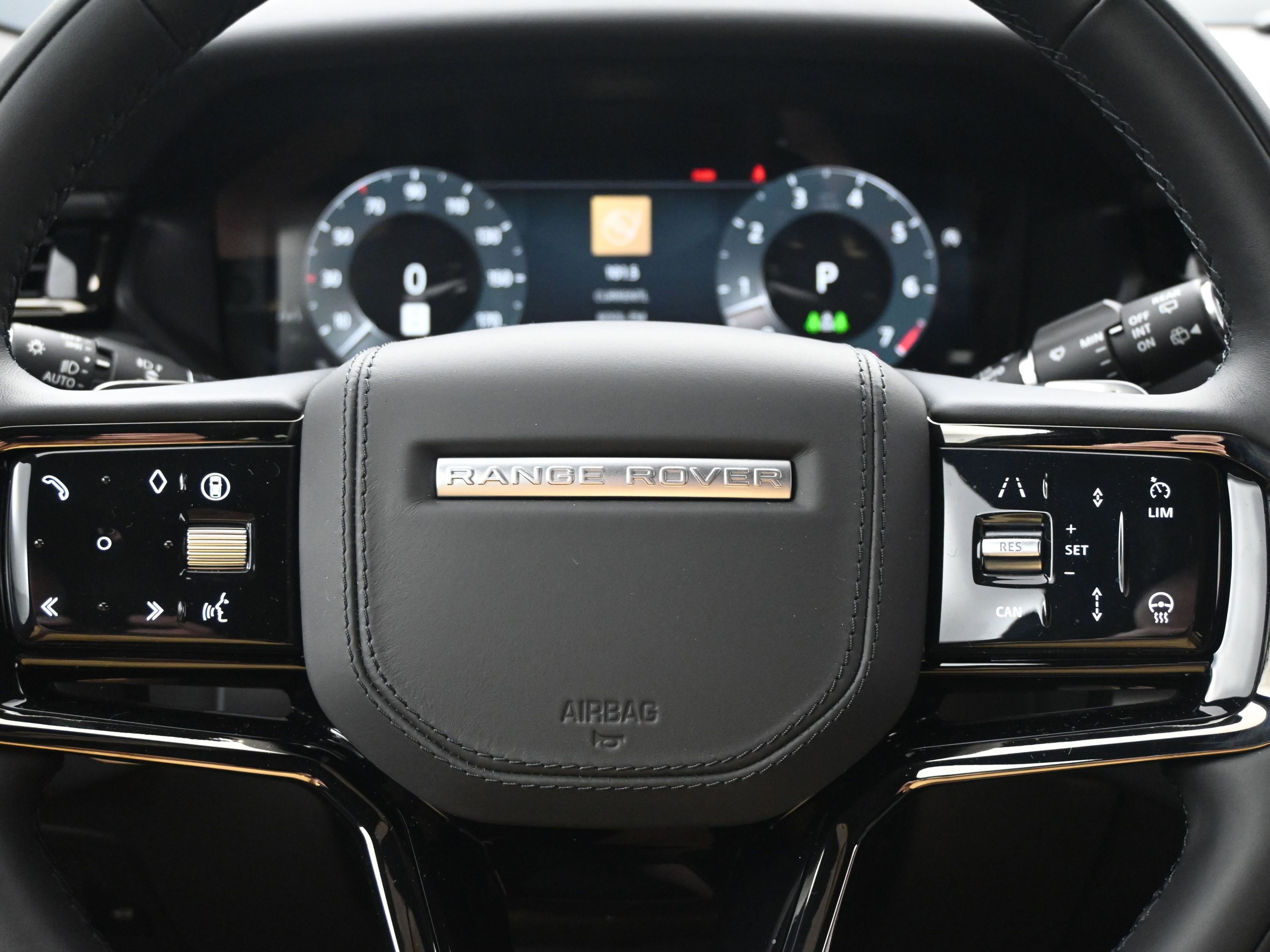 New 2026 Land Rover Range Rover Velar Dynamic SE image 17