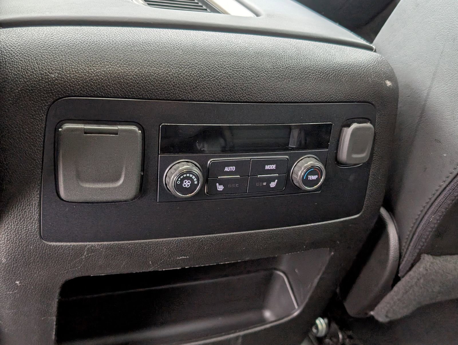 Used 2020 GMC Yukon XL Denali image 19