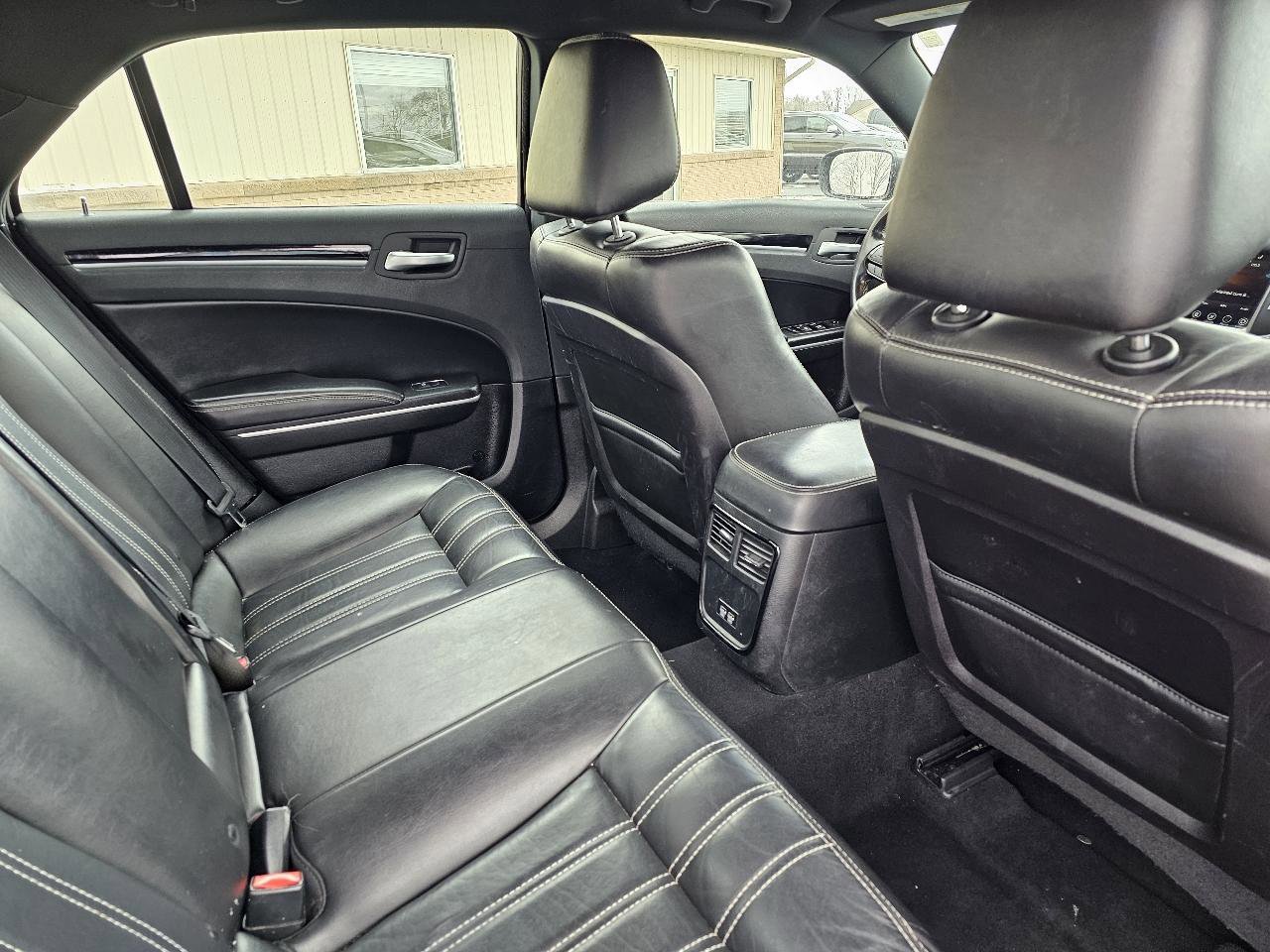 Used 2019 Chrysler 300 S image 23
