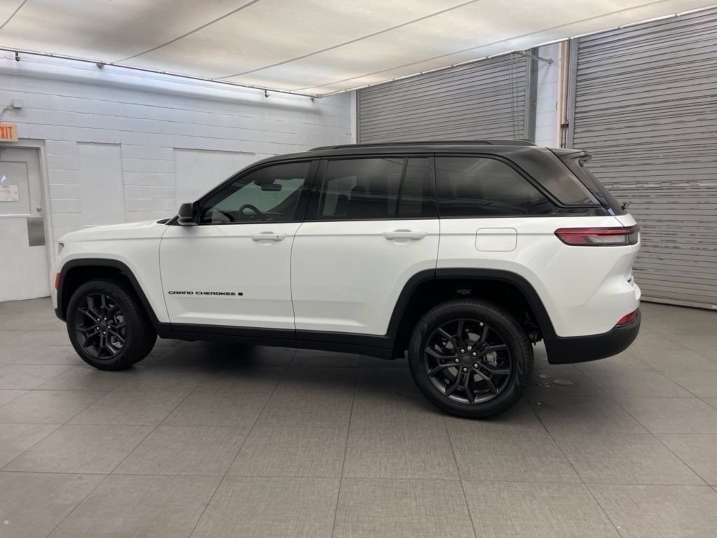 New 2025 Jeep Grand Cherokee Limited AWD/4WD image 5