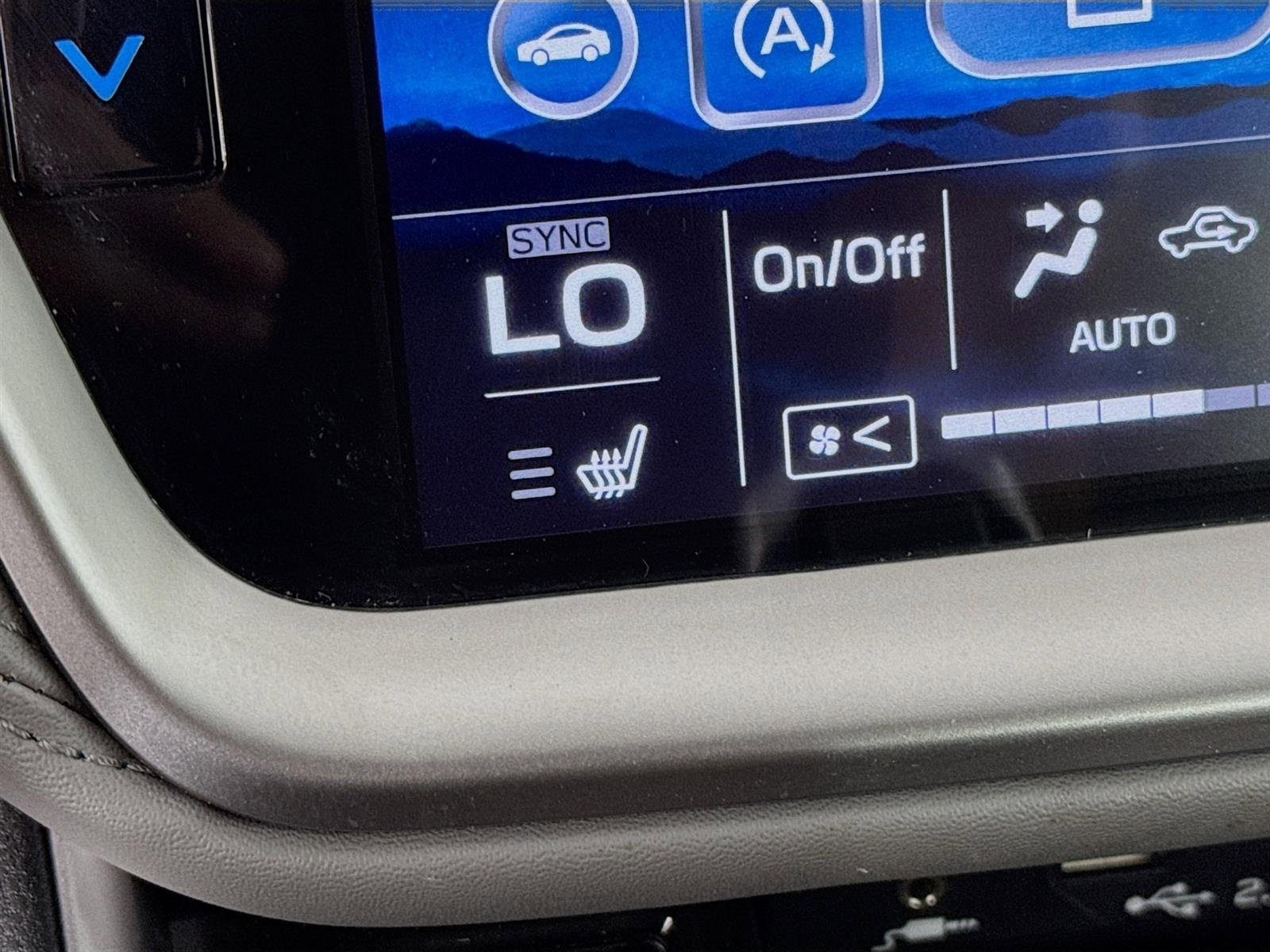 Used 2022 Subaru Outback Premium image 21