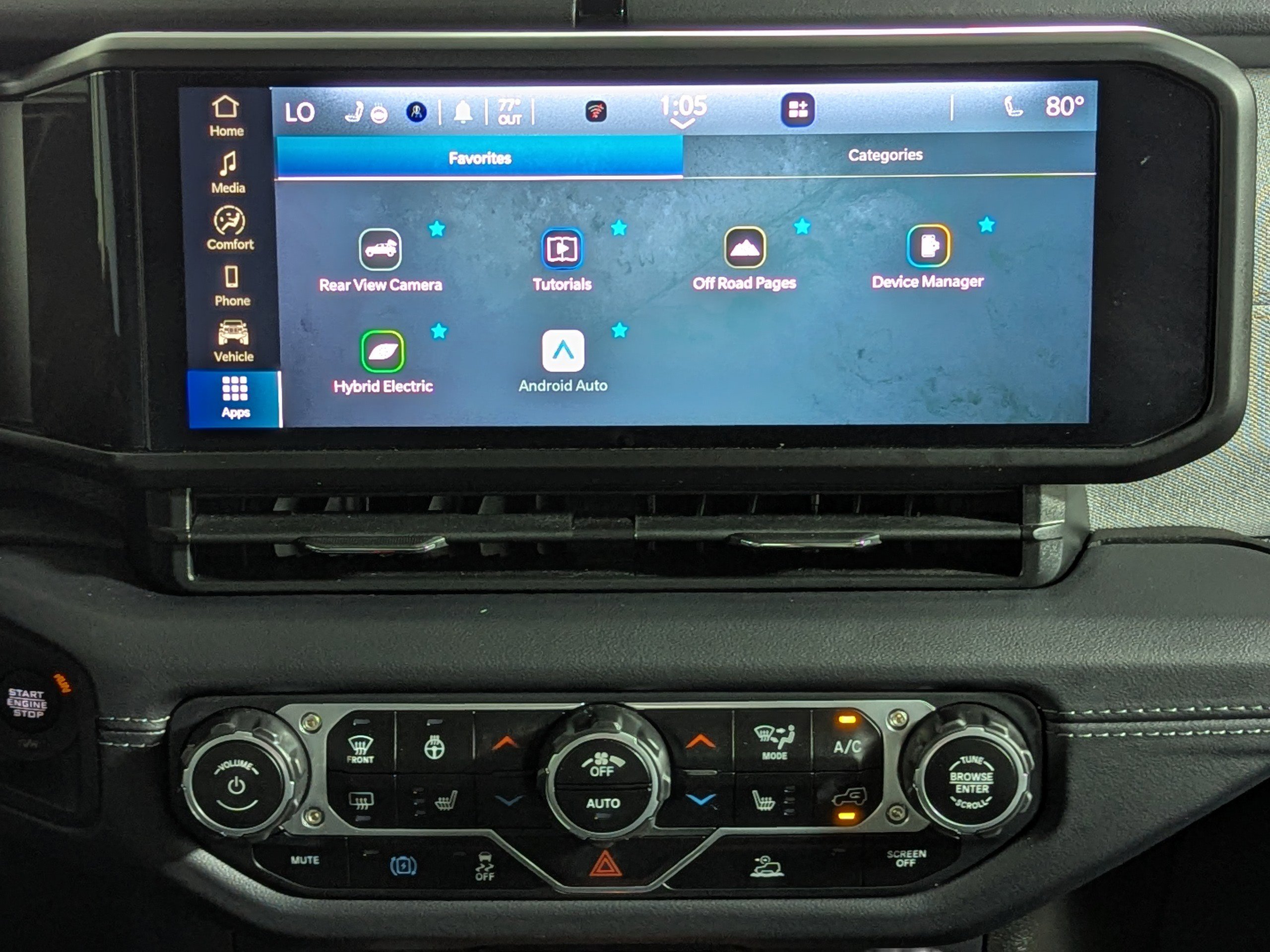 Used 2025 Jeep Wrangler Sahara AWD/4WD image 16