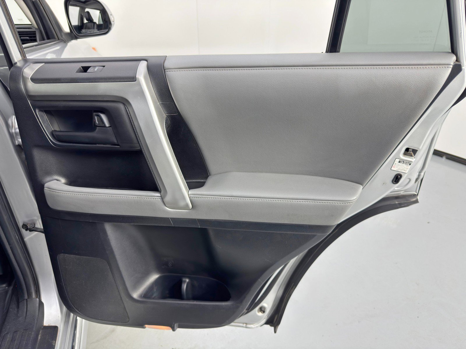 Used 2010 Toyota 4Runner SR5 image 40