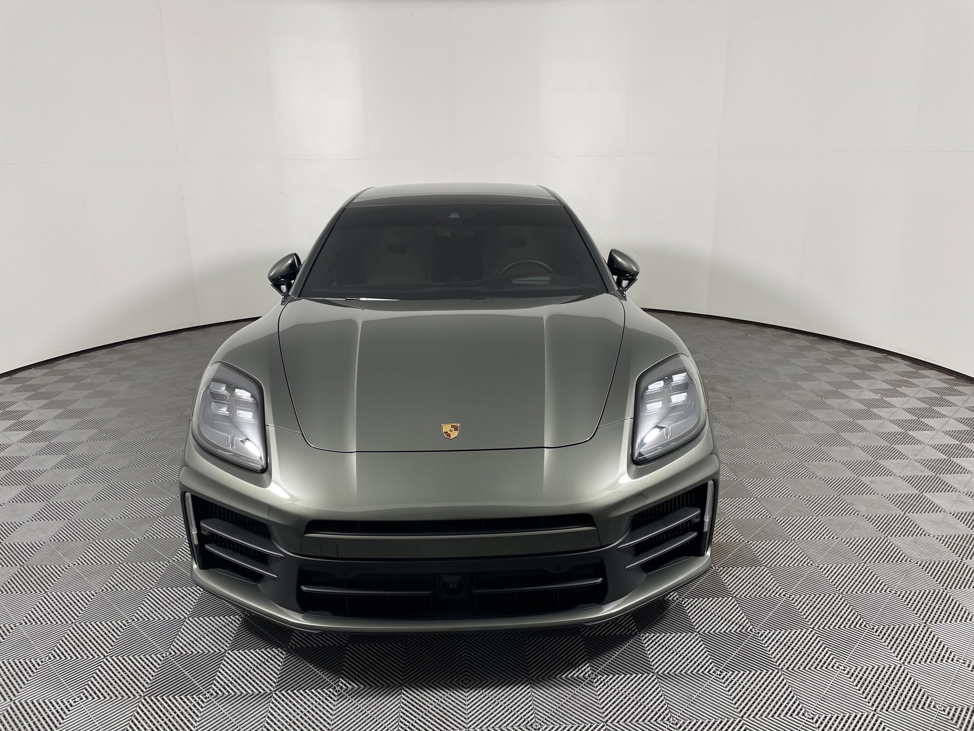 Certified 2025 Porsche Panamera 4S image 10