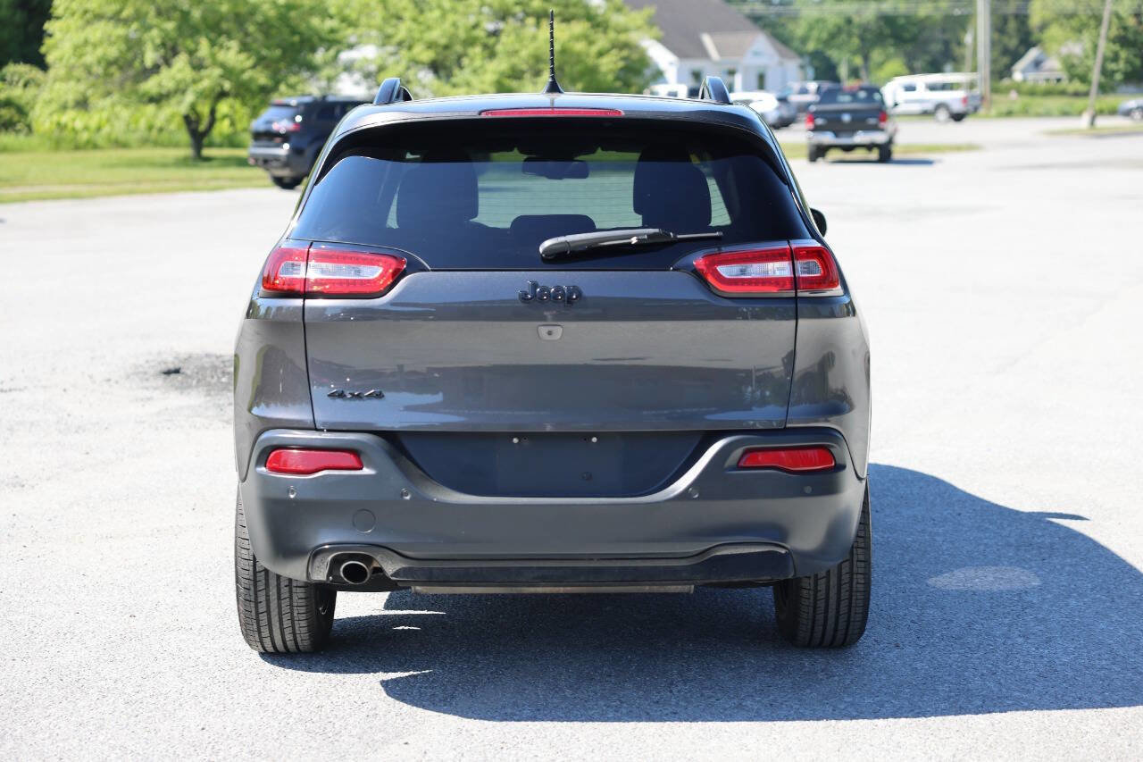 Used 2017 Jeep Cherokee High Altitude AWD/4WD image 4