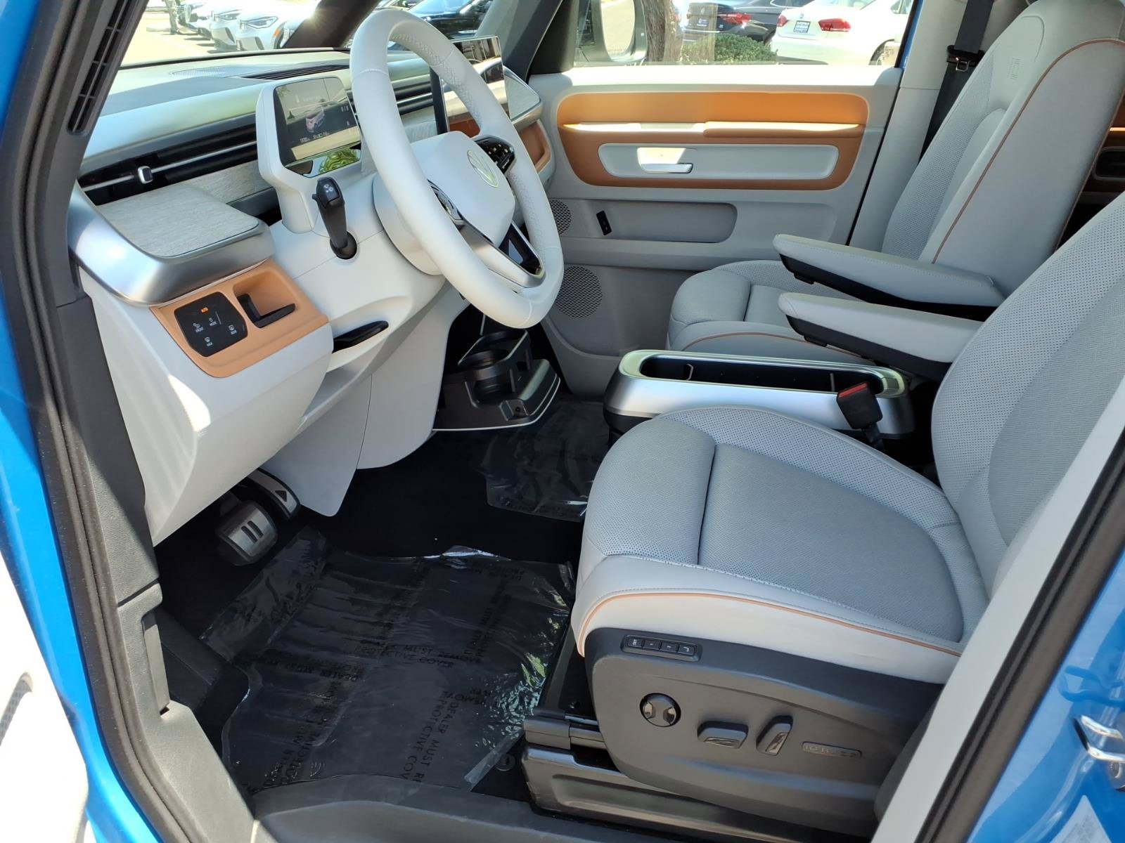 Certified 2025 Volkswagen ID. Buzz Pro S Plus RWD image 21
