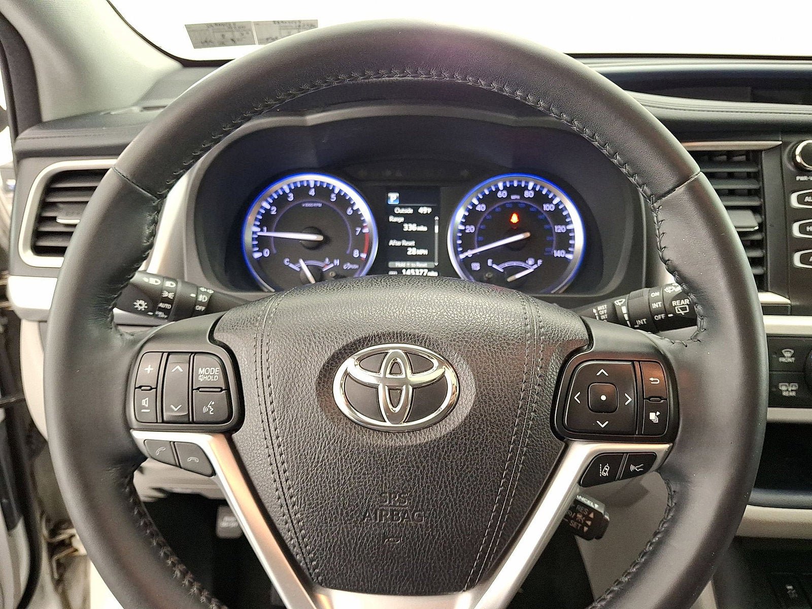Used 2018 Toyota Highlander XLE AWD/4WD image 16