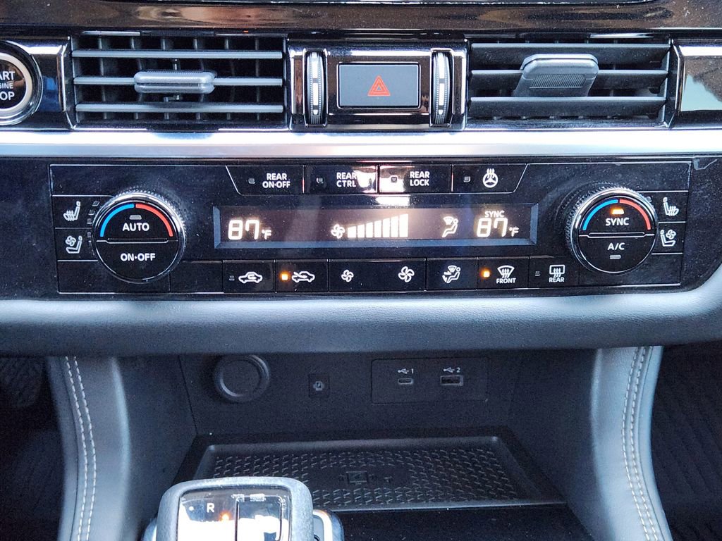 Used 2023 Nissan Pathfinder Platinum w/ Cargo Package image 18