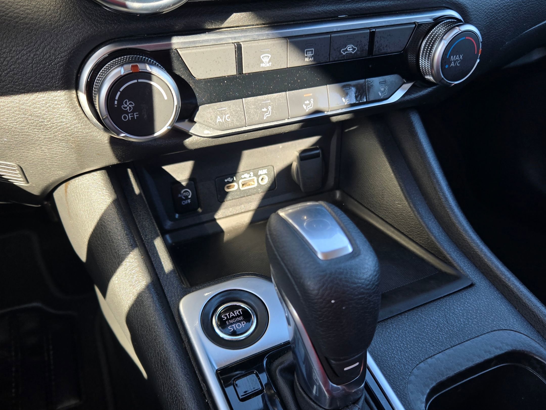 Used 2024 Nissan Sentra SV image 29