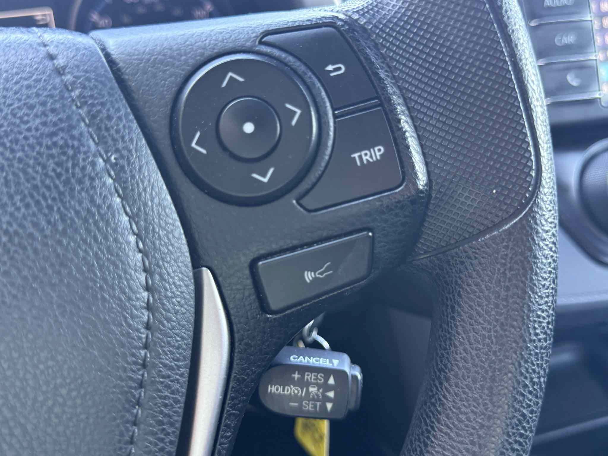 Used 2018 Toyota RAV4 LE w/ All Weather Liner Package FWD image 33