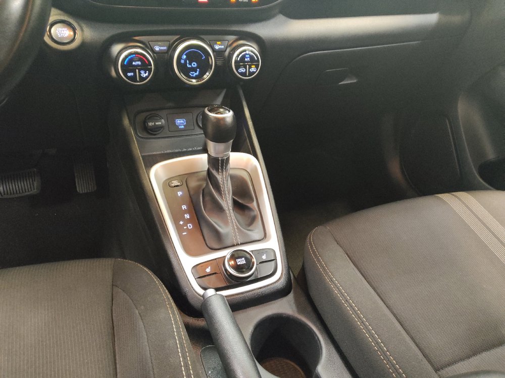 Used 2021 Hyundai Venue SEL w/ Premium Package FWD image 26