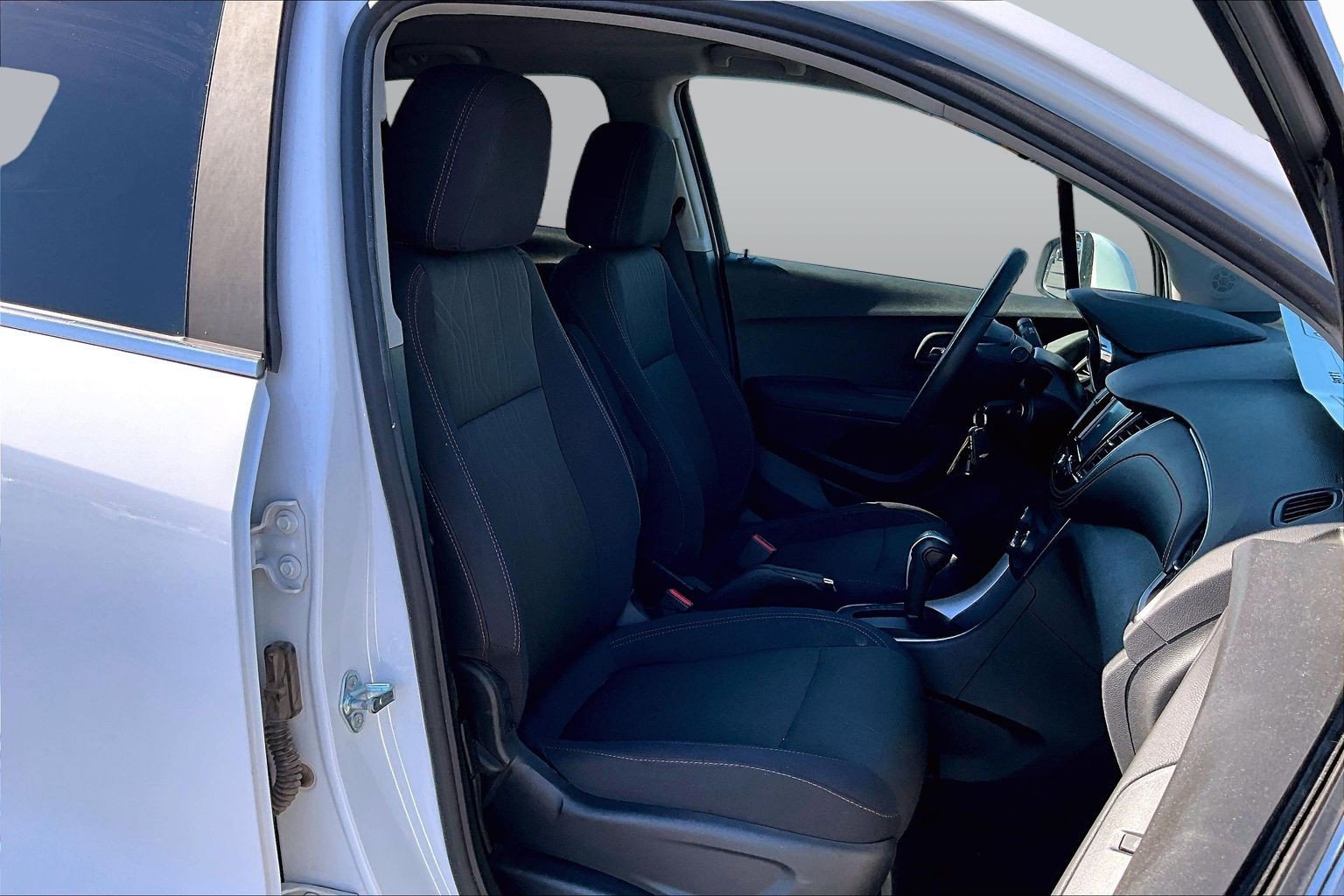 Used 2017 Chevrolet Trax LT AWD/4WD image 7