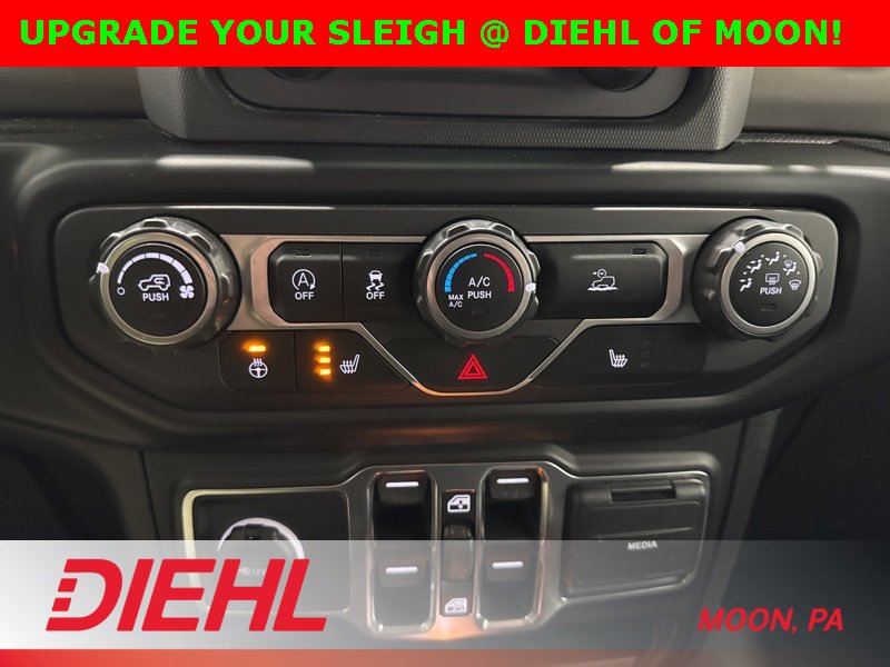 Certified 2021 Jeep Gladiator Willys image 27