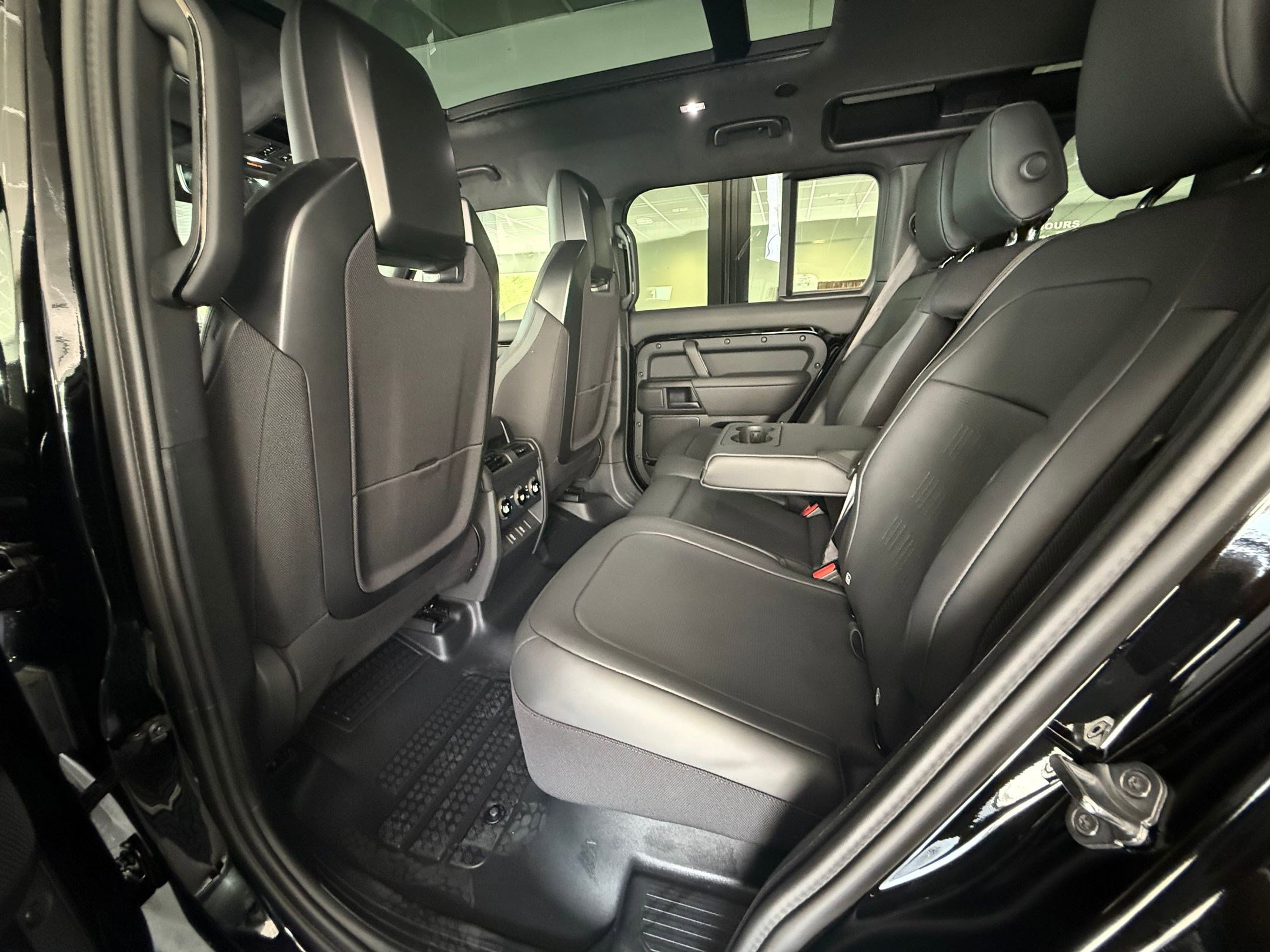 New 2026 Land Rover Defender 110 OCTA AWD/4WD image 14
