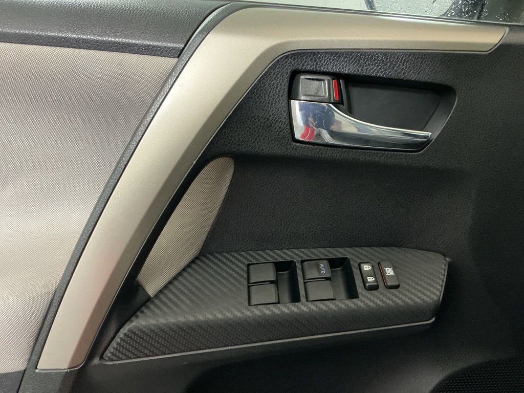 Used 2015 Toyota RAV4 XLE FWD image 18