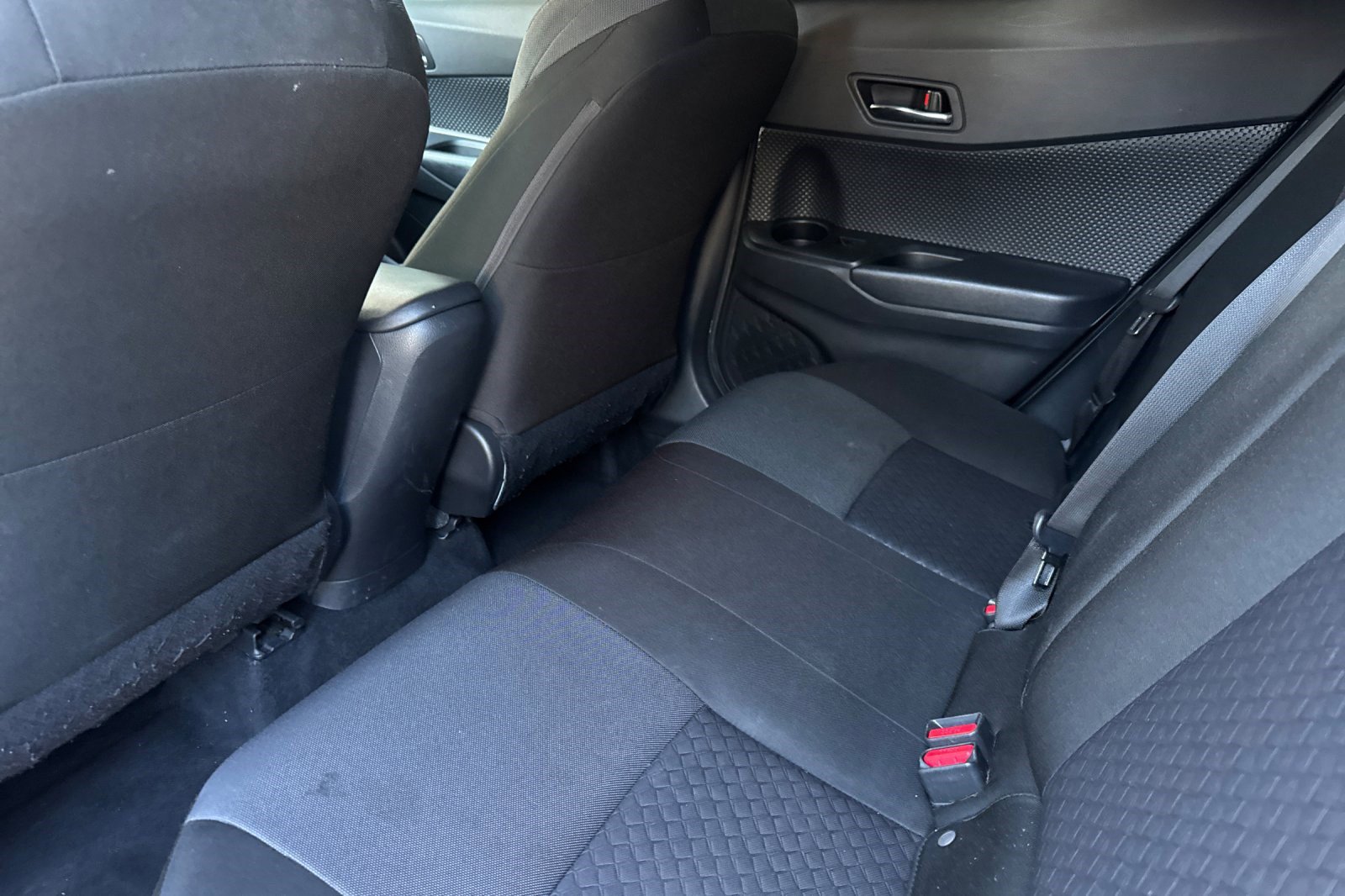 Used 2021 Toyota C-HR LE image 26