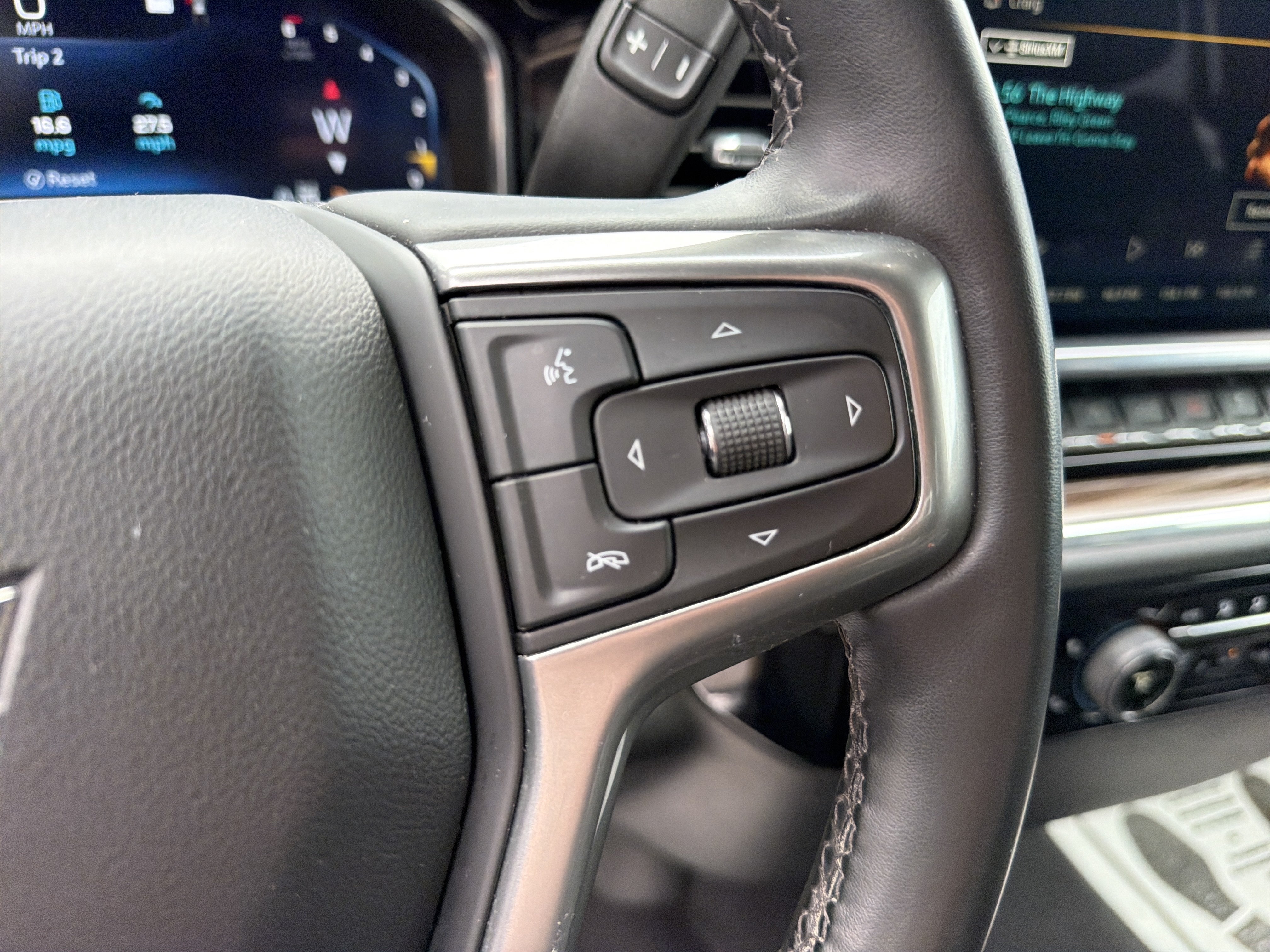 Used 2023 Chevrolet Silverado 1500 LT AWD/4WD image 22