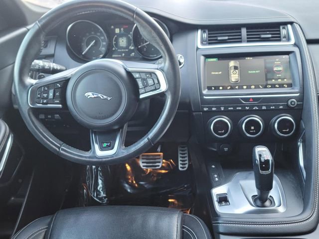 Used 2018 Jaguar E-PACE R-Dynamic SE image 15