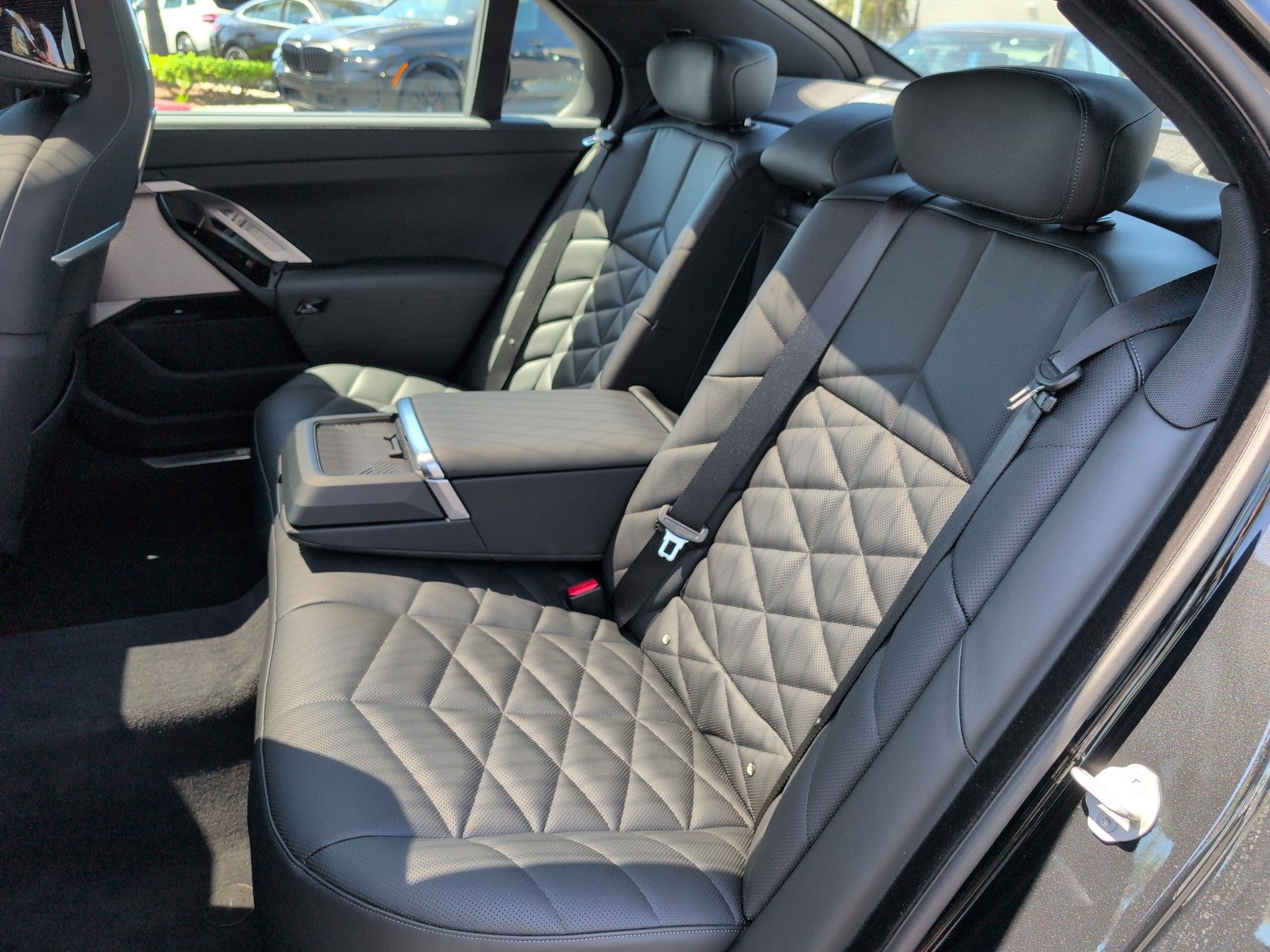 Used 2026 BMW 740i w/ Premium Package RWD image 30