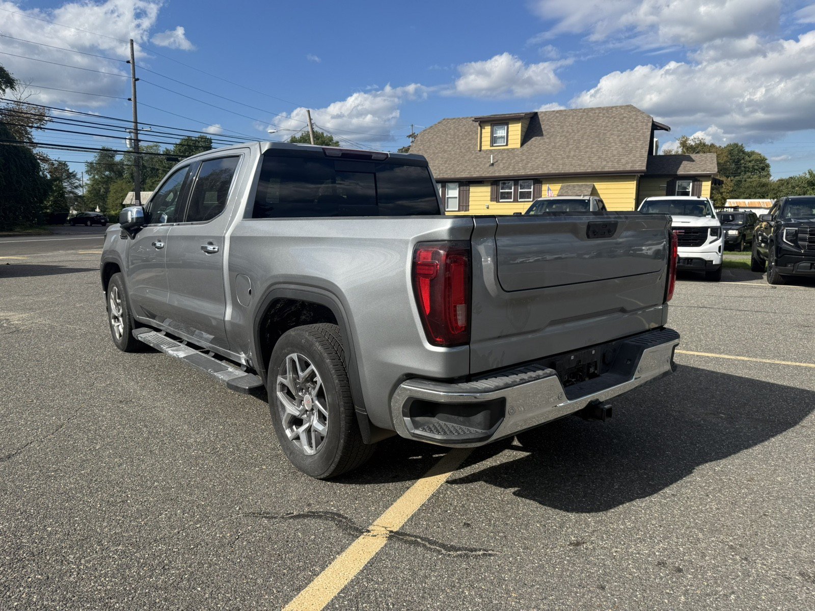 Used 2024 GMC Sierra 1500 SLT w/ SLT Premium Plus Package AWD/4WD image 5