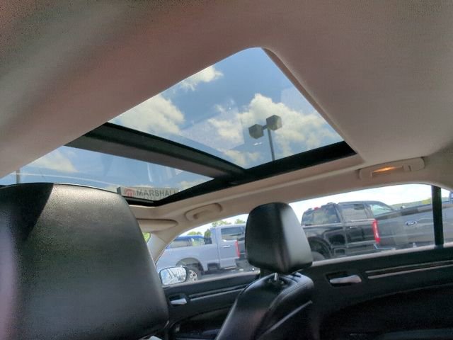 Used 2015 Chrysler 300 C w/ Light Group RWD image 19