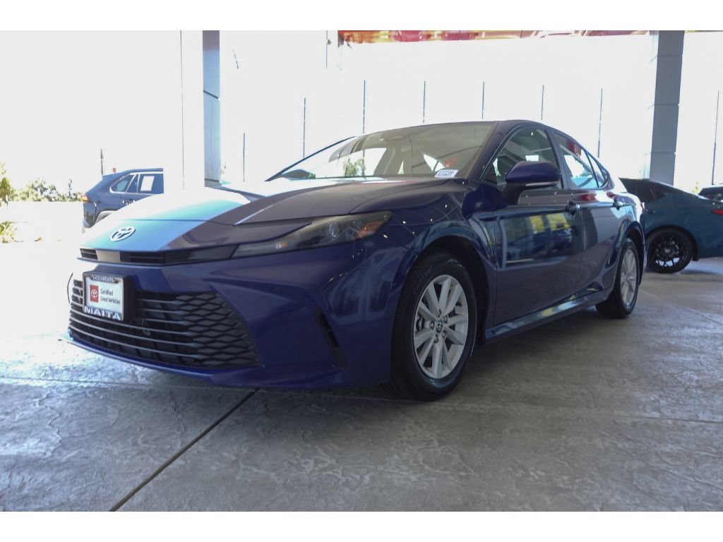 Used 2025 Toyota Camry LE FWD image 8