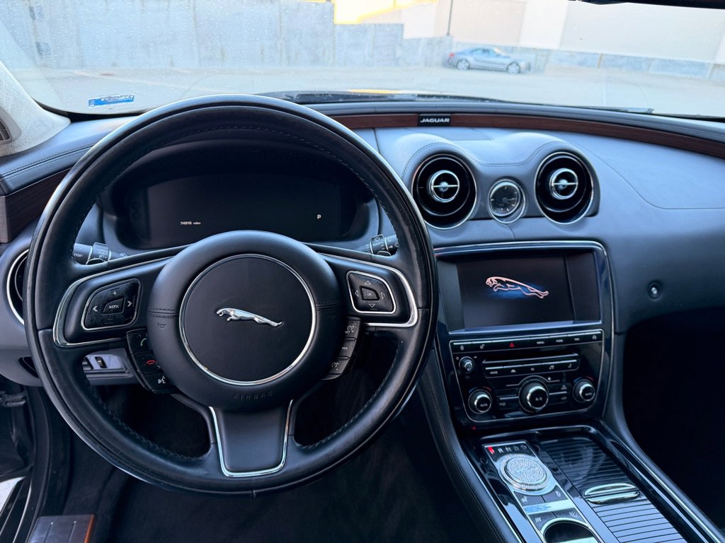 Used 2014 Jaguar XJ L Portfolio image 11