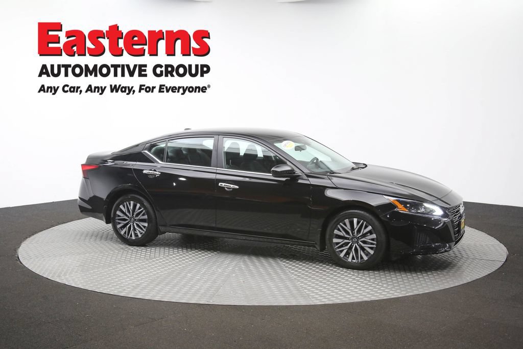 Used 2023 Nissan Altima 2.5 SV FWD image 46