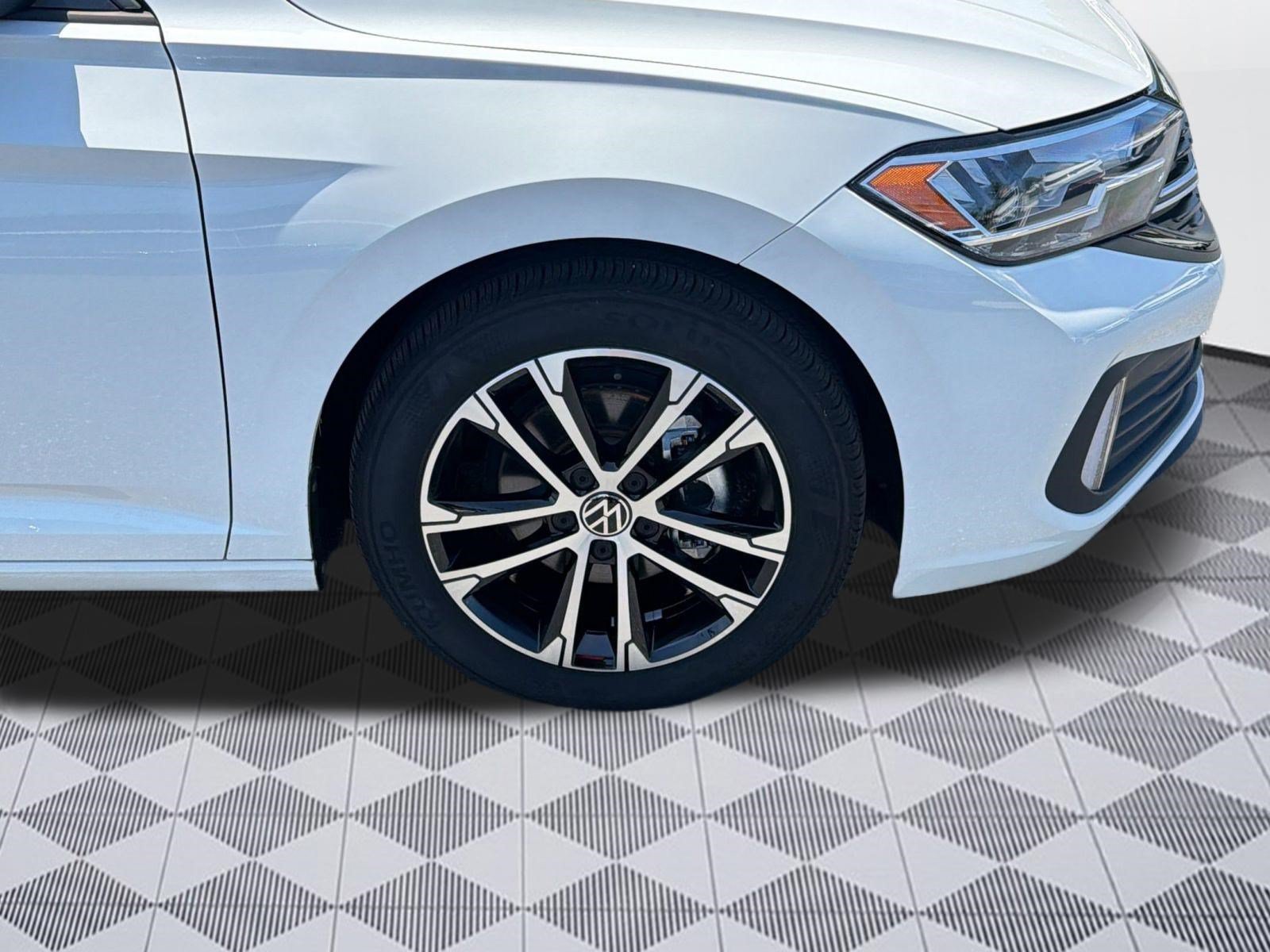 Certified 2024 Volkswagen Jetta Sport FWD image 11