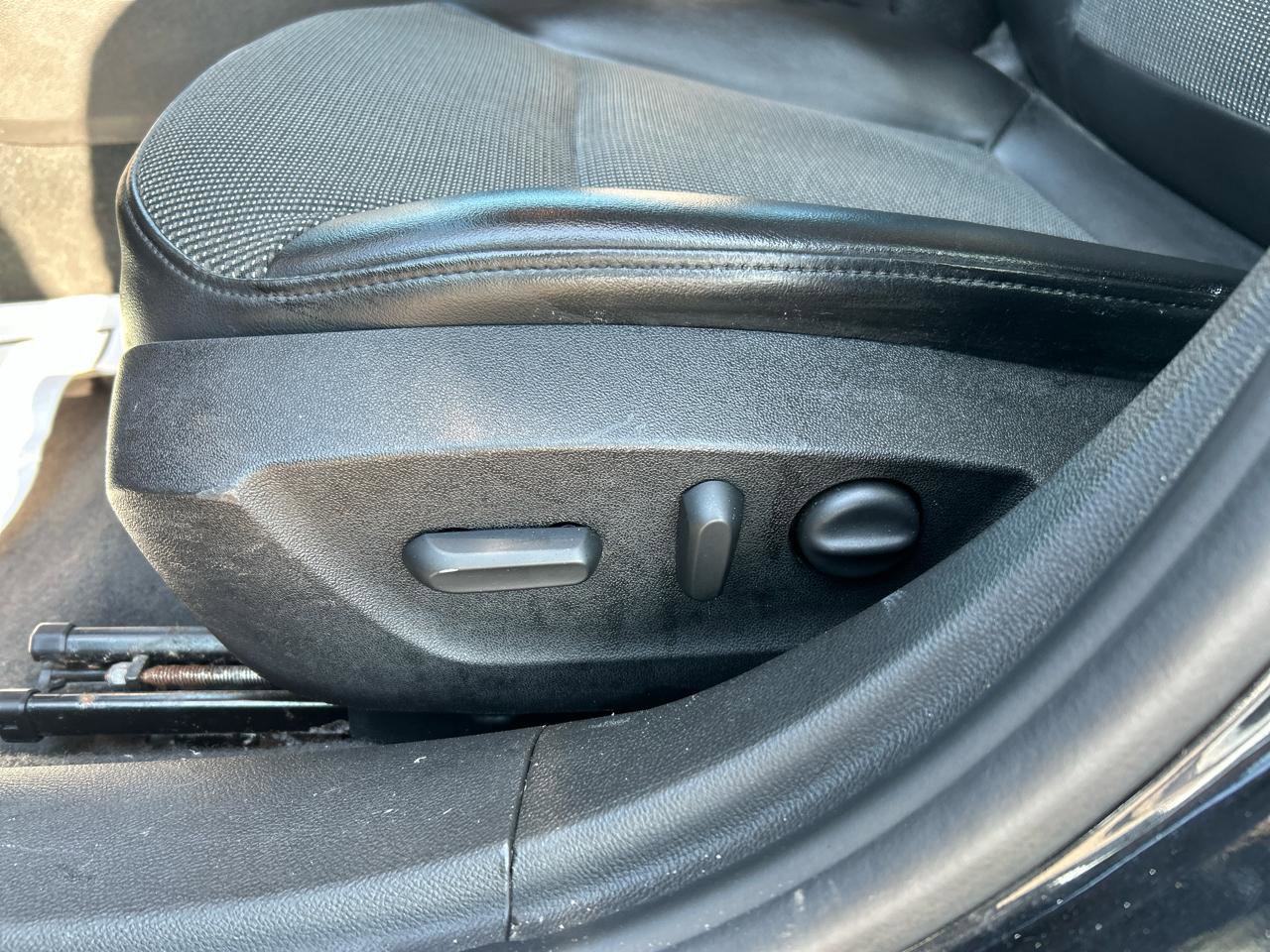 Used 2015 Chevrolet Malibu LT w/ Power Convenience Package image 9