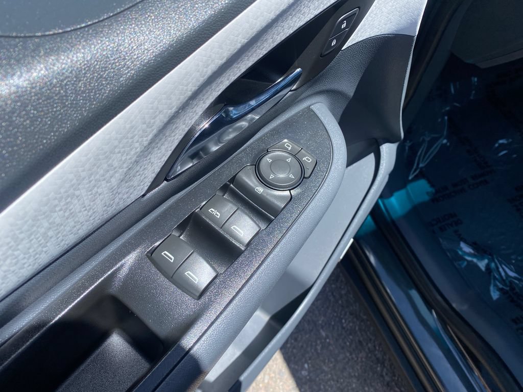 Used 2018 Chevrolet Bolt Premier w/ Driver Confidence II Package FWD image 11