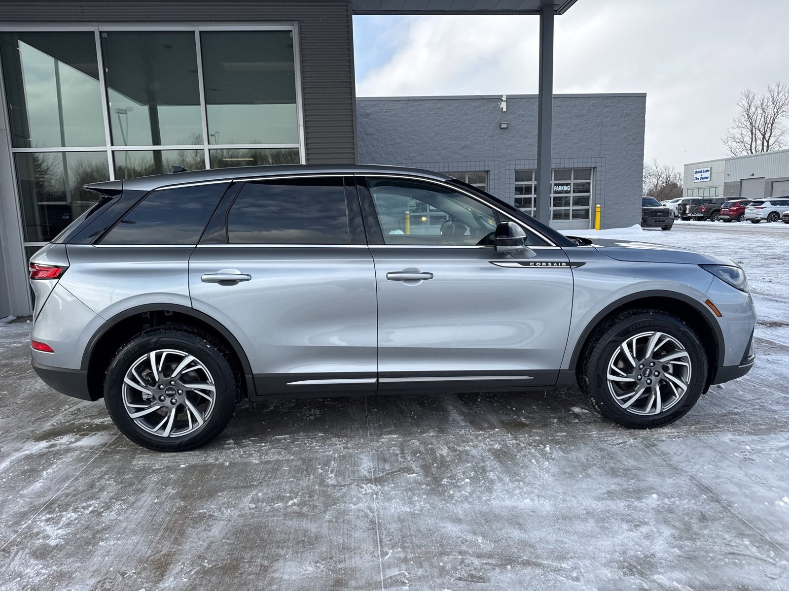 Used 2023 Lincoln Corsair AWD w/ Equipment Group 101A image 8