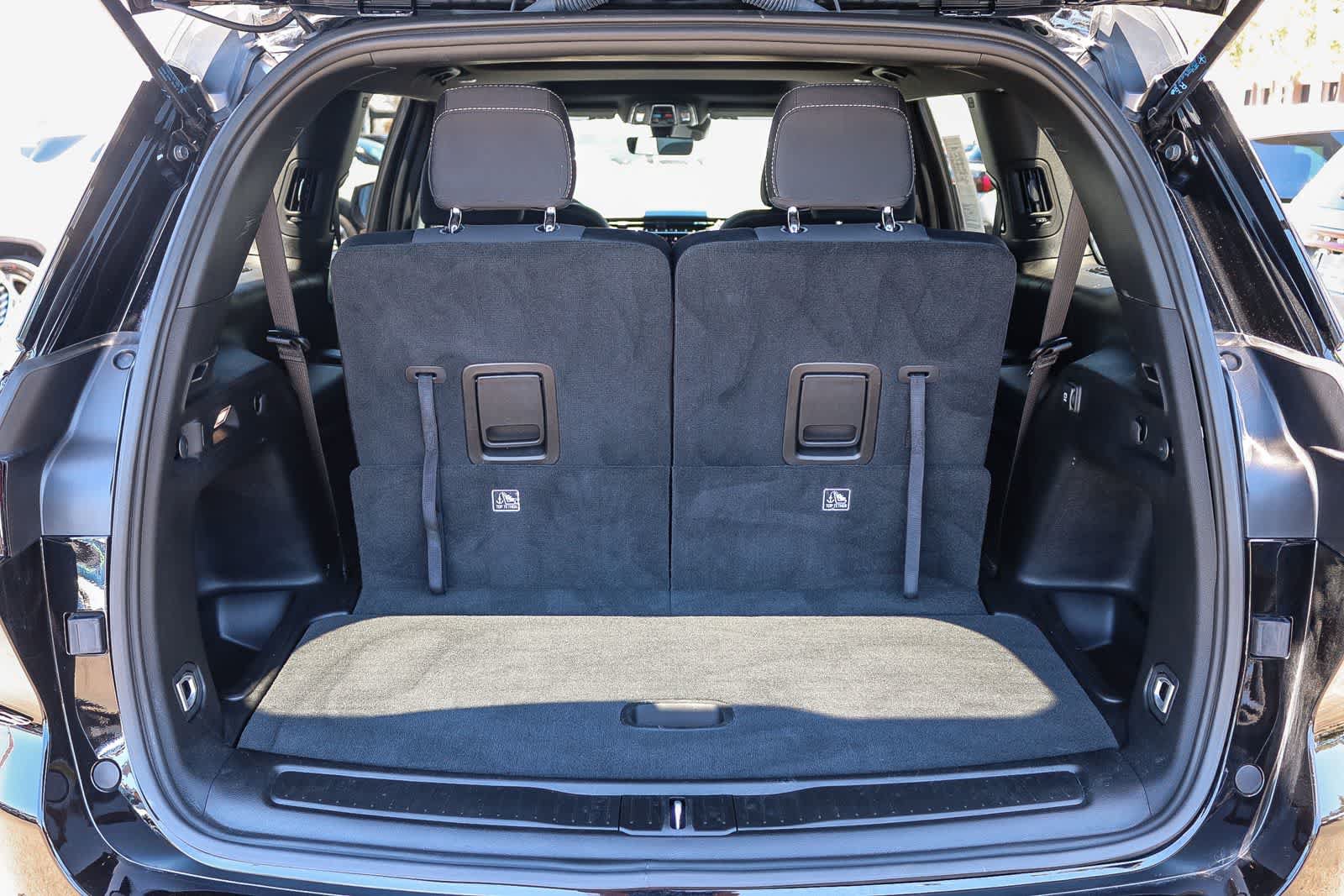 Used 2025 Jeep Grand Cherokee L Laredo RWD image 28