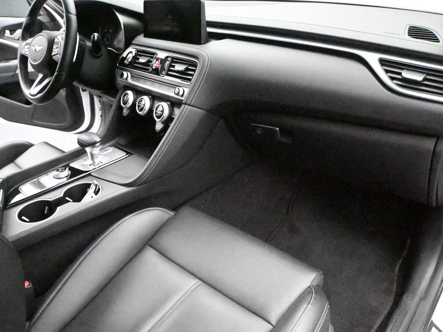 Used 2022 Genesis G70 2.0T image 16