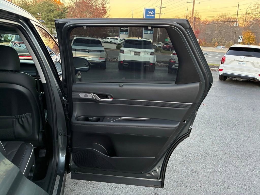 Used 2023 Hyundai Palisade Limited w/ Cargo Package image 49