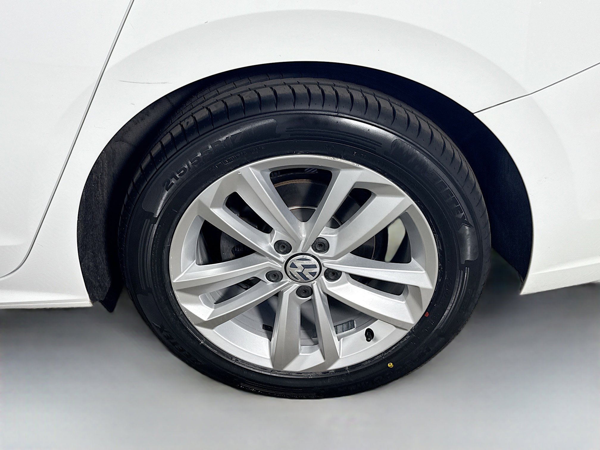 Used 2020 Volkswagen Passat 2.0T SE image 37